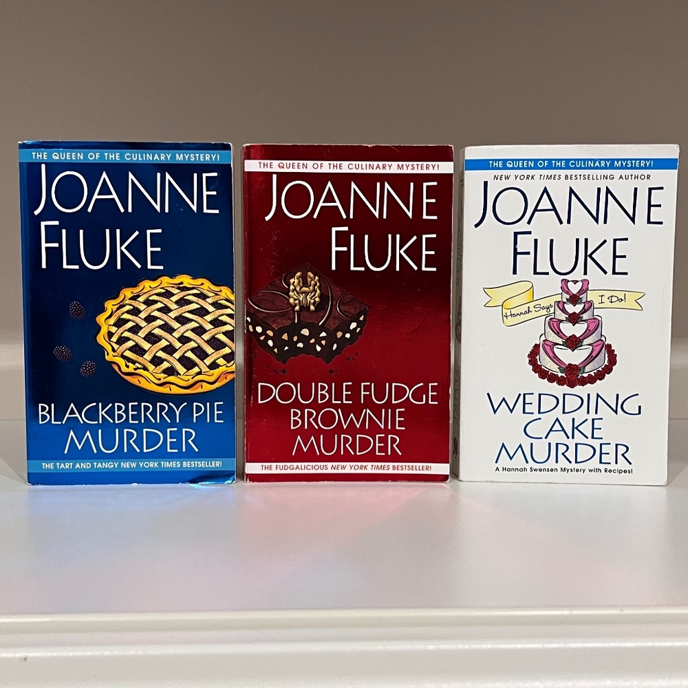 Joanne Fluke Hannah Swensen Cookie Jar Series Books #17, #18 & #19